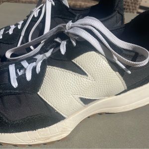 🔴New Balance 327 Sneakers WMNS 10